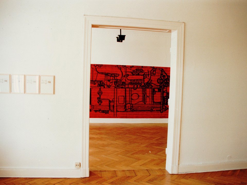 <p><em>Bilder</em>, installation view, vierte Etage, 1994</p>