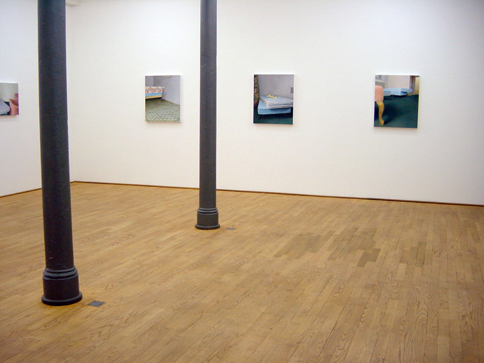 <p><em>Saxony Hotel</em>, installation view, Kuckei + Kuckei, 2006</p>