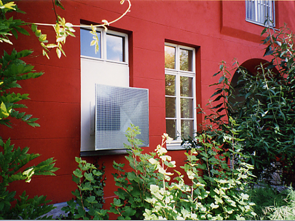 <p><em>Versuchsanordnung I</em>, installation view, Kuckei + Kuckei, 2001</p>