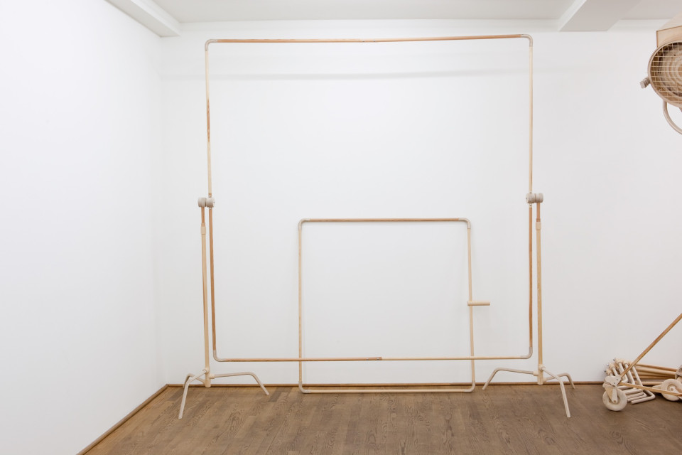 <p><em>Set</em>, installation view, Kuckei + Kuckei, 2010</p>