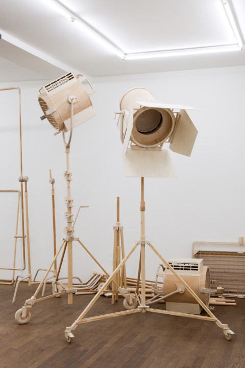 <p><em>Set</em>, installation view, Kuckei + Kuckei, 2010</p>