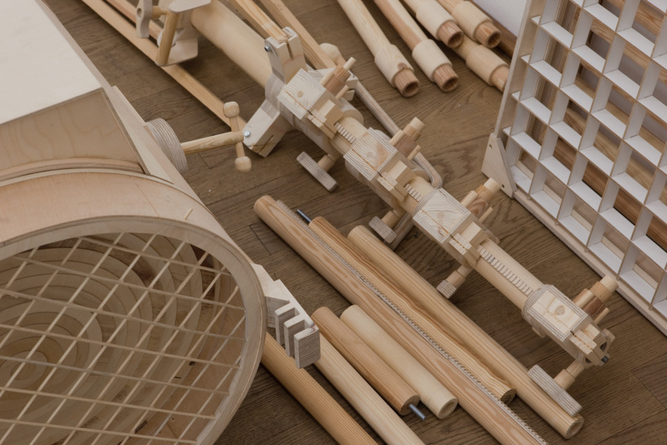 <p><em>Set</em>, installation view, Kuckei + Kuckei, 2010</p>