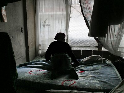 Namasonto makes her bed, Jeanwell House, Nugget Street