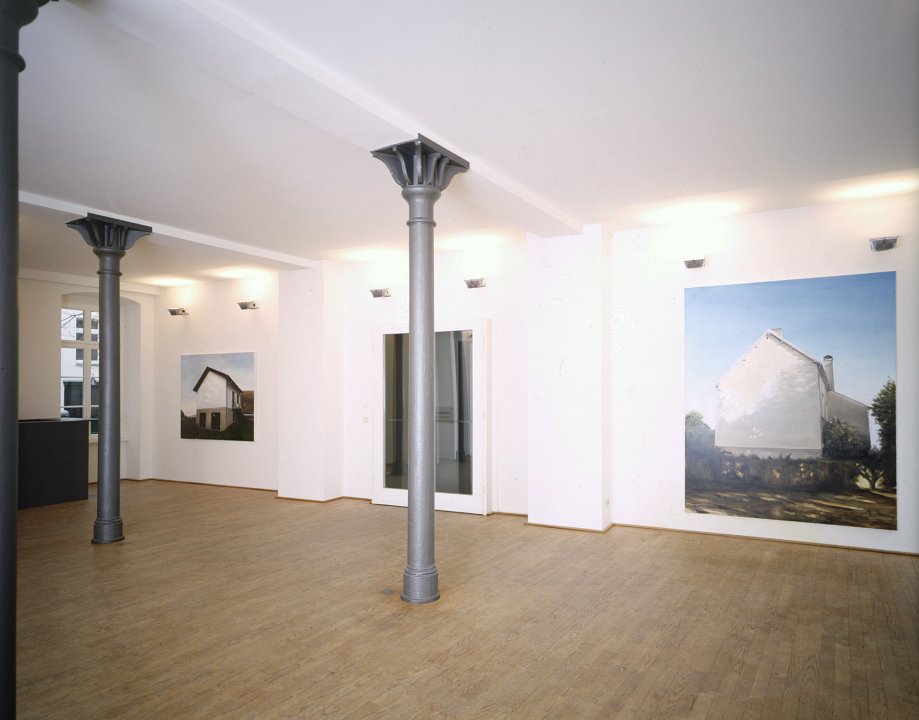 <p>installation view, Kuckei + Kuckei, 2001</p>