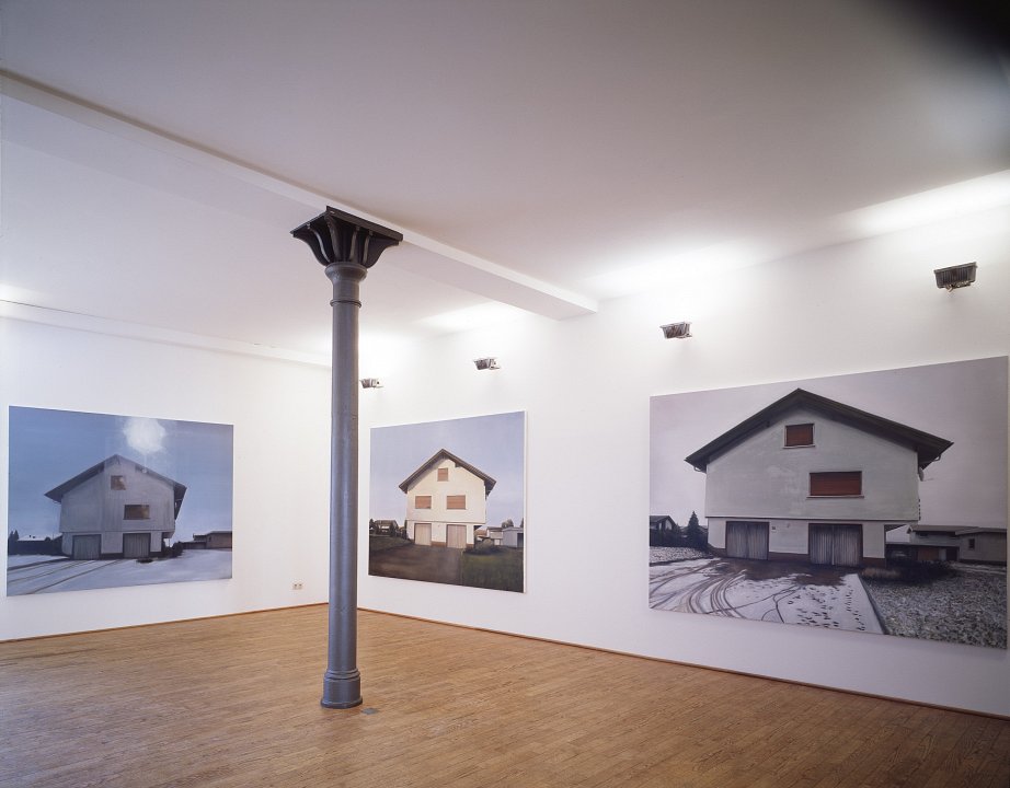 <p>installation view, Kuckei + Kuckei, 2003</p>
