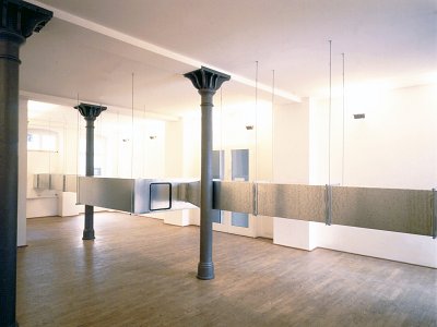 Versuchsanordnung I, installation view, Kuckei + Kuckei, 2001