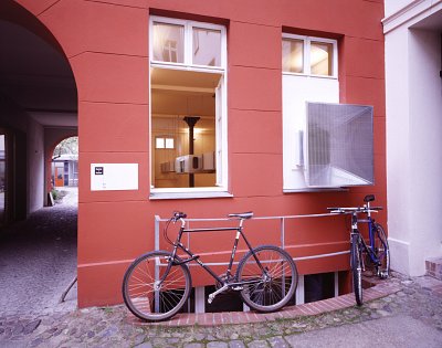 Versuchsanordnung I, installation view, Kuckei + Kuckei, 2001