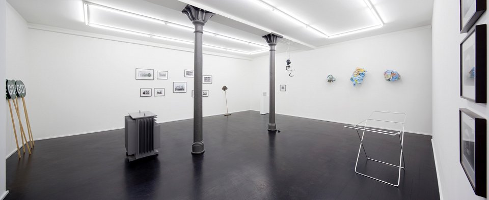 <p><em>One way or another</em>, installation view, Kuckei + Kuckei, 2013</p>