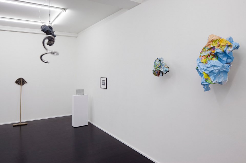 <p><em>One way or another</em>, installation view, Kuckei + Kuckei, 2013</p>