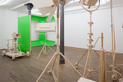 Set, installation view, Kuckei + Kuckei, 2010