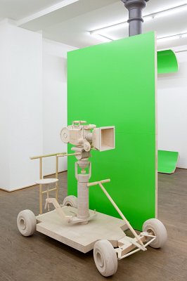Set, installation view, Kuckei + Kuckei, 2010
