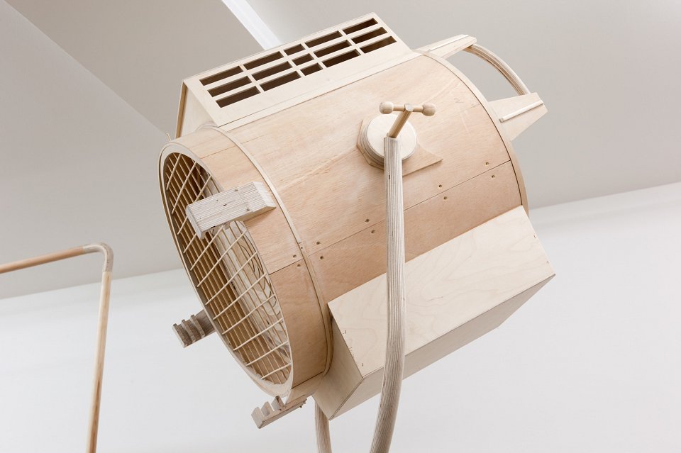 <p><em>Set</em>, installation view, Kuckei + Kuckei, 2010</p>