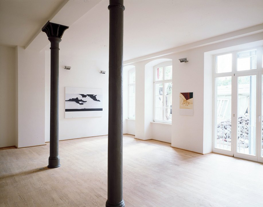 <p>installation view, Kuckei + Kuckei, 1998</p>