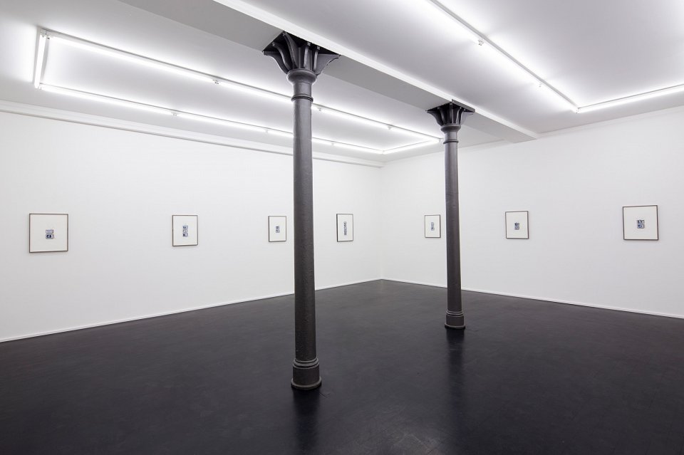 <p><em>Short Stack</em>, installation view, Kuckei + Kuckei, 2014</p>