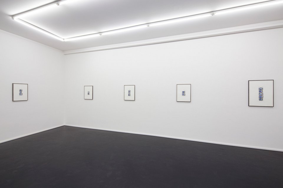 <p><em>Short Stack</em>, installation view, Kuckei + Kuckei, 2014</p>