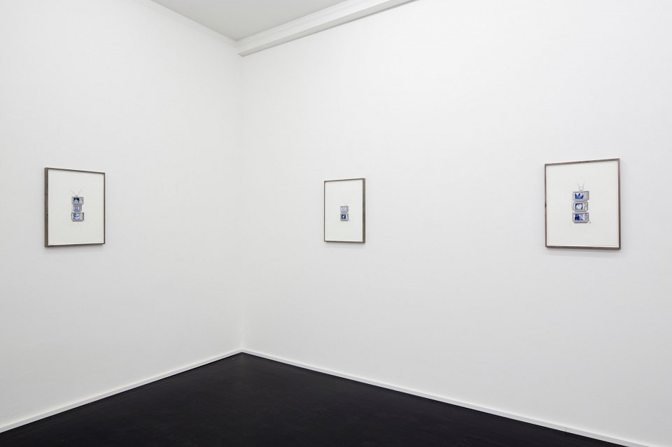 <p><em>Short Stack</em>, installation view, Kuckei + Kuckei, 2014</p>