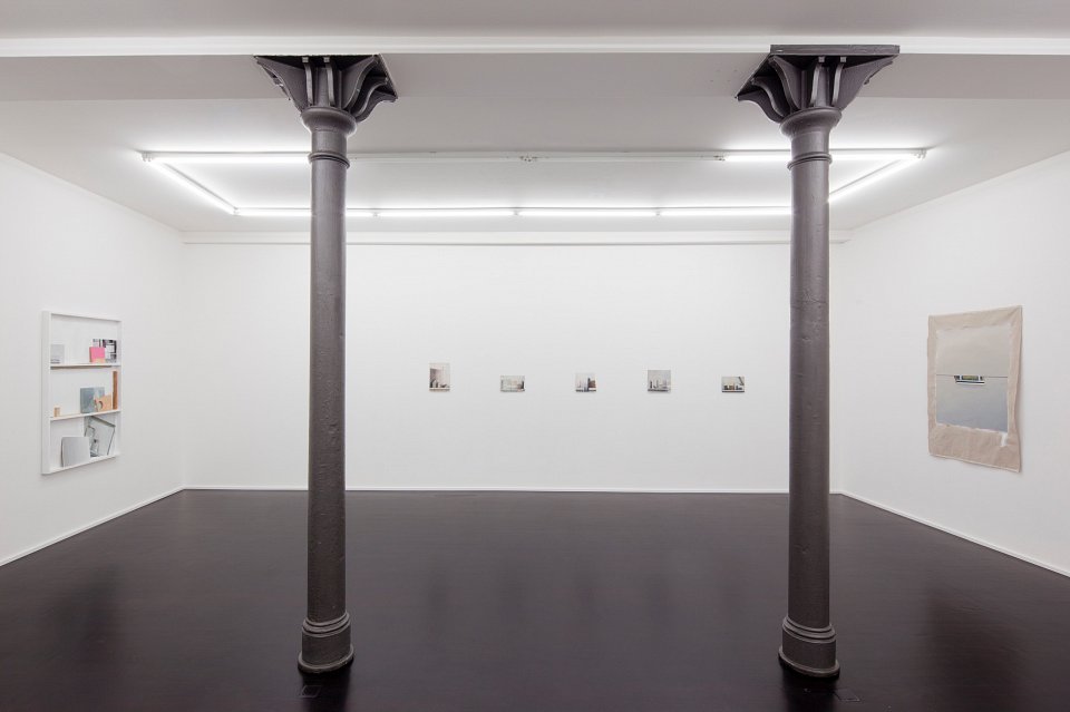 <p><em>An Extra Space</em>, installation view, Kuckei + Kuckei, 2013</p>