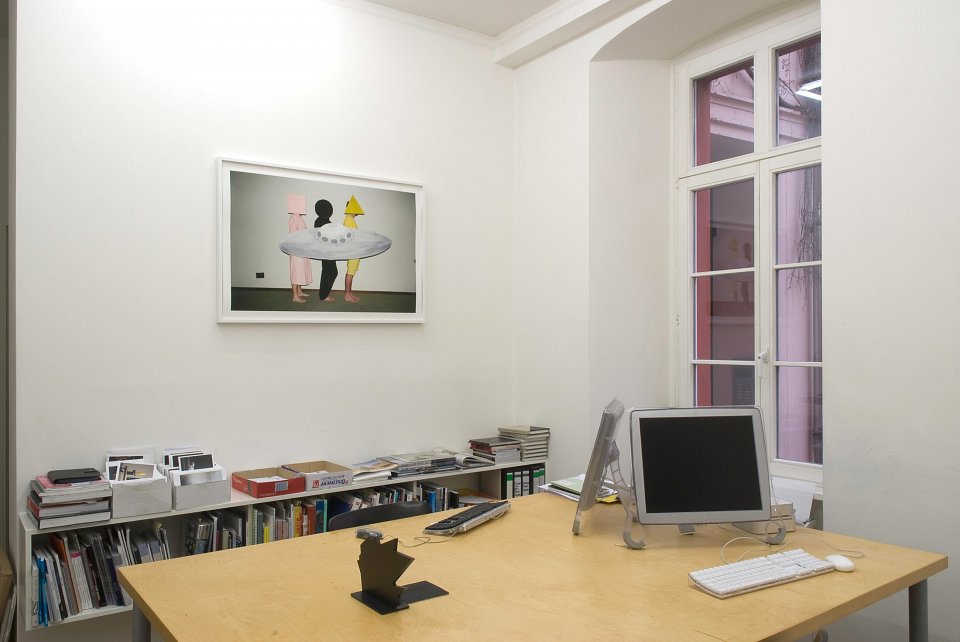 <p><em>Why Not? – Contemporary South African Art</em>, installation view, Kuckei + Kuckei, 2009</p>