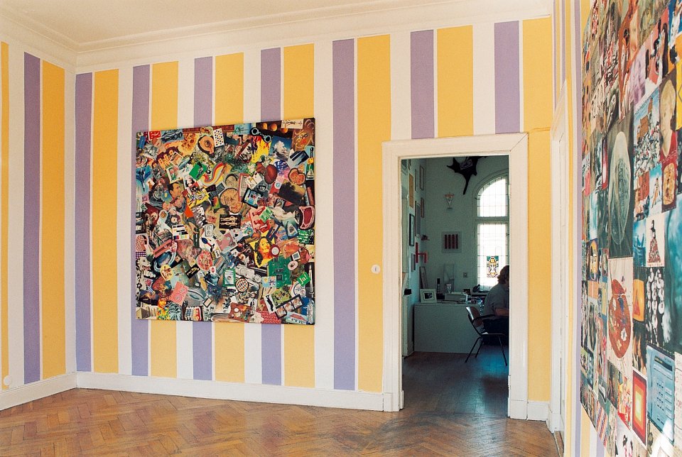 <p><em>Voges + Deisen zu Gast</em>, installation view, vierte Etage, 1996</p>
