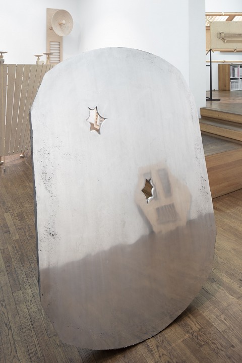 <p>Oliver van den Berg,<em>Sonnenprobe</em>, 2019, Installationview</p>