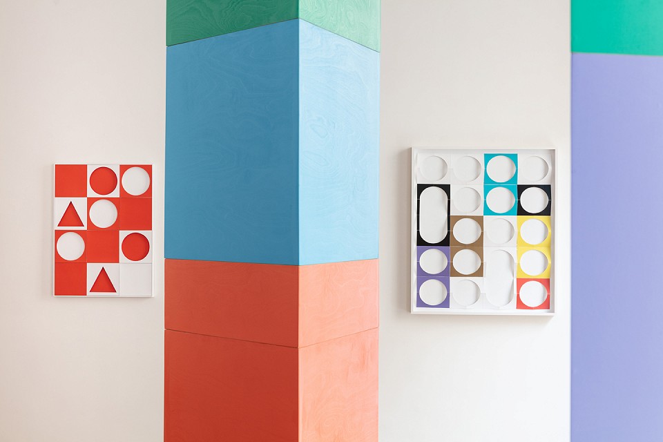 <p>Peter K. Koch, <em>Norm Connect Modul Feld</em>, installation view</p>