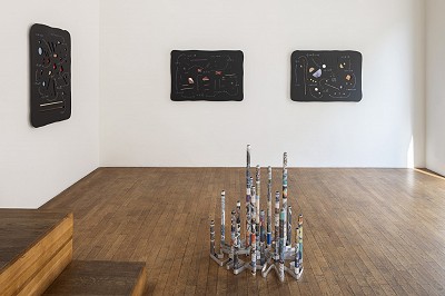 Artifacts from the Age of Acceleration, installation view, Kuckei + Kuckei, 2021