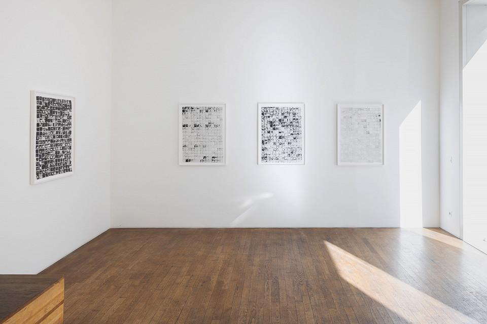 <p><em>destrukt konstrukt</em>, installation view, Kuckei + Kuckei, Berlin, 2023</p>