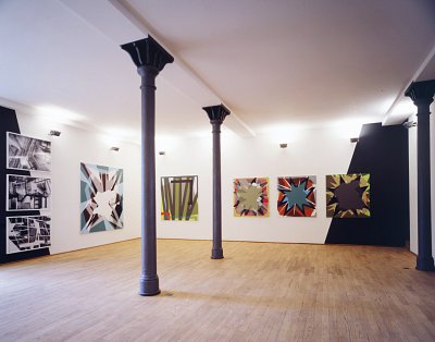 Grössere Schläge, installation view, Kuckei + Kuckei, 2005