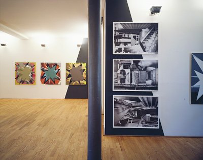 Grössere Schläge, installation view, Kuckei + Kuckei, 2005