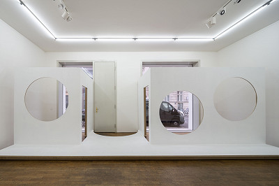 oh hell o, installation view, Kuckei + Kuckei, Berlin, 2023