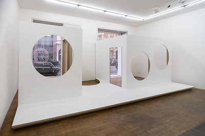 oh hell o, installation view, Kuckei + Kuckei, Berlin, 2023