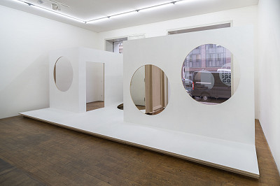 oh hell o, installation view, Kuckei + Kuckei, Berlin, 2023