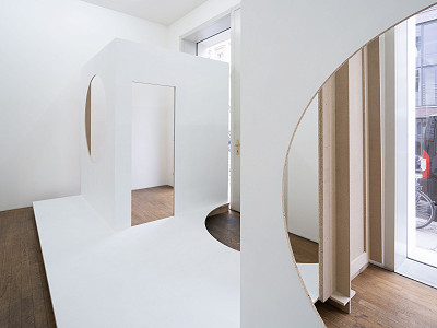 oh hell o, installation view, Kuckei + Kuckei, Berlin, 2023