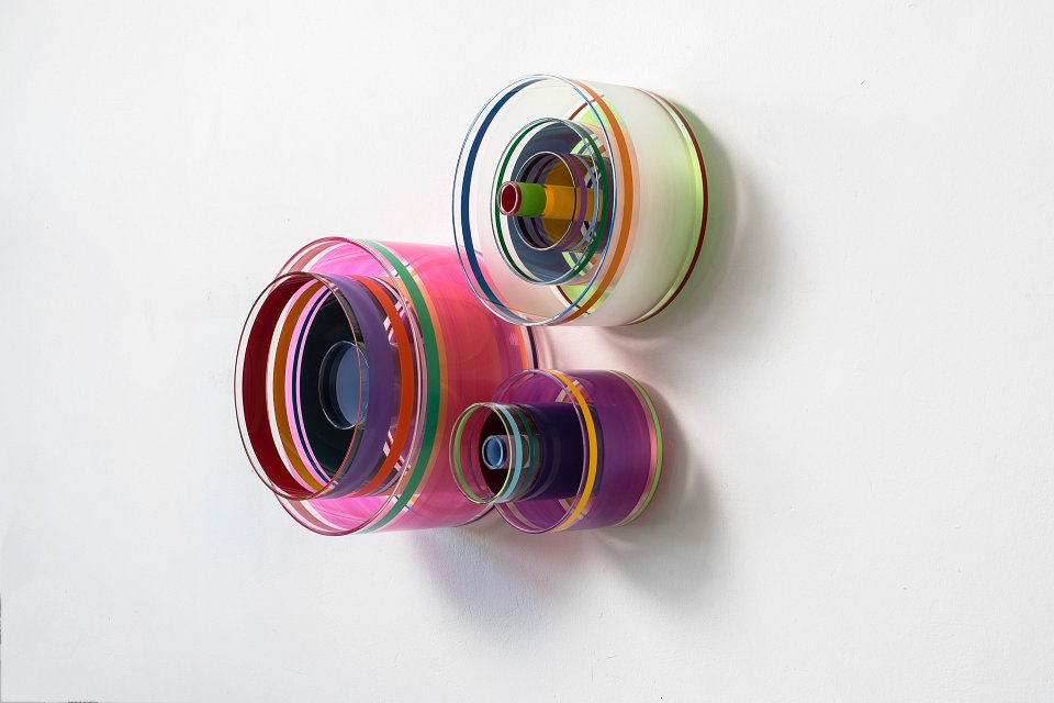 <p><em>Even/Bent</em>, installation view, Kuckei + Kuckei, 2016</p>
