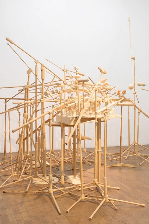 <p>S_AKE, Oliver van den Berg, installation view Kuckei + Kuckei, 2017</p>