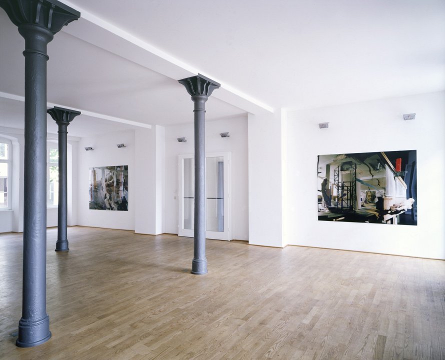 <p>installation view, Kuckei + Kuckei, 1999</p>