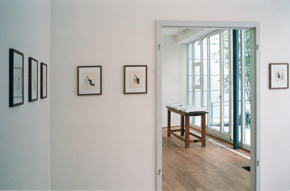 <p>installation view, Kuckei + Kuckei, 2009</p>