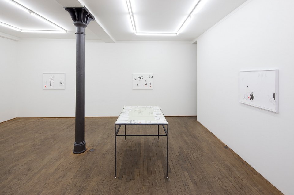<p><em>FadenSpiele</em>, installation view, Kuckei + Kuckei, 2012</p>