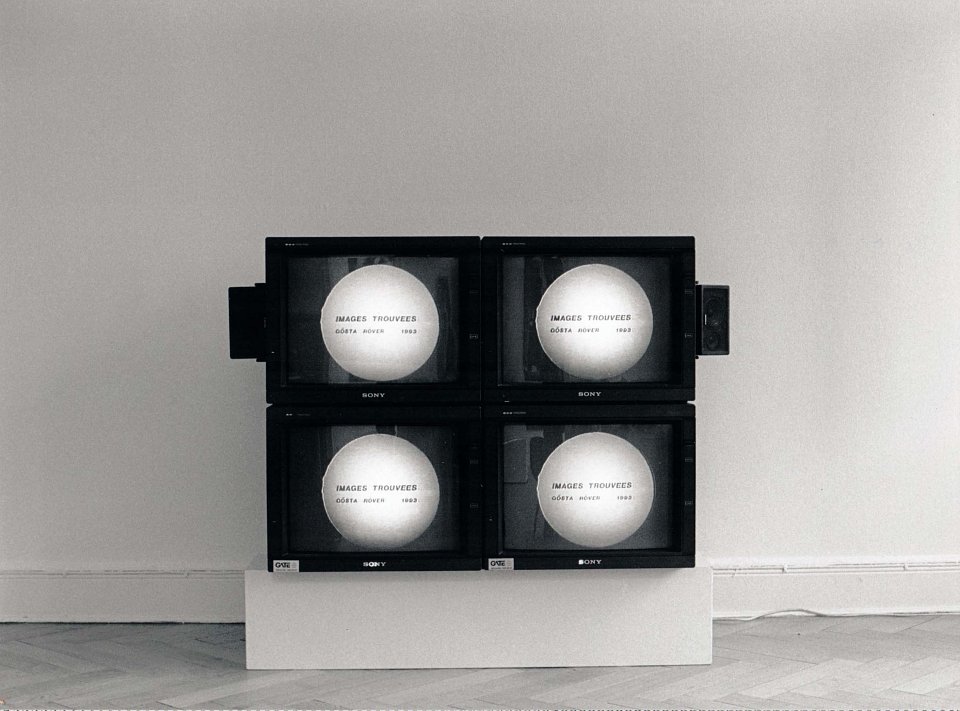 <p><em>Bild – Objekt – Film</em>, installation view, vierte Etage, 1993</p>
