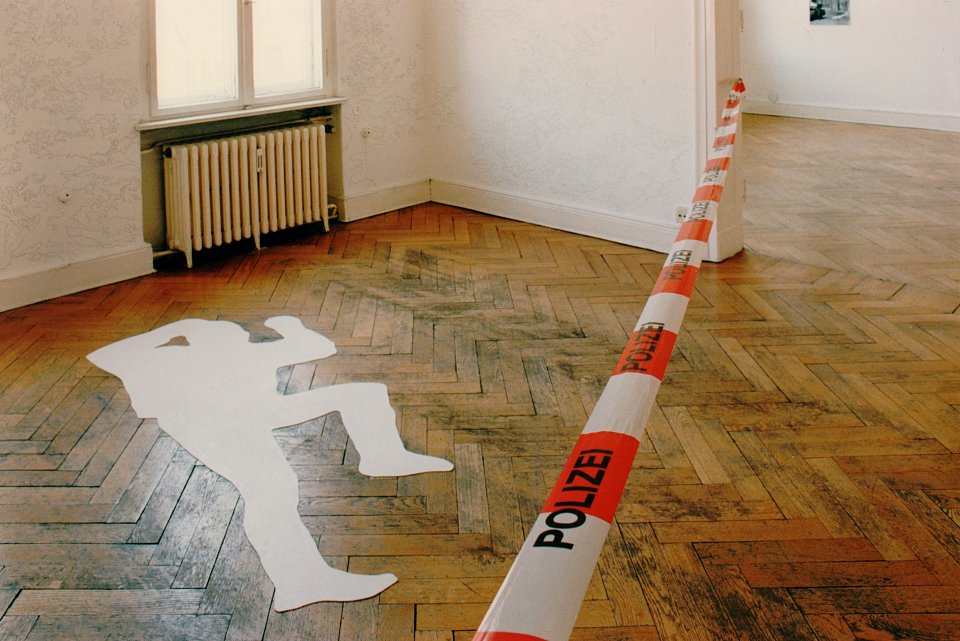 <p>Installation view, vierte Etage, 1996</p>