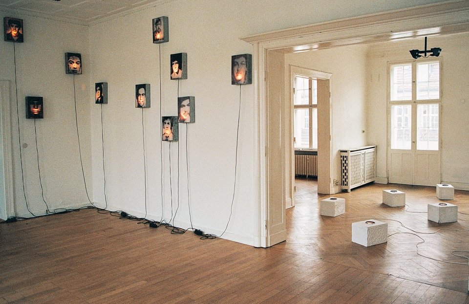 <p><em>Time – Out</em>, installation view, vierte Etage, 1994</p>