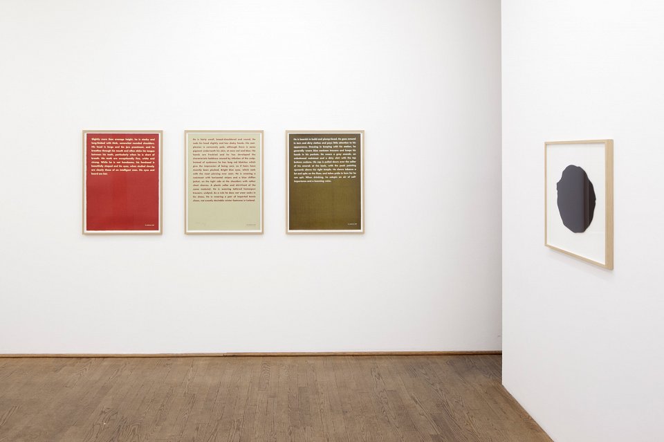 <p><em>Text</em>, installation view, Kuckei + Kuckei, 2011</p>