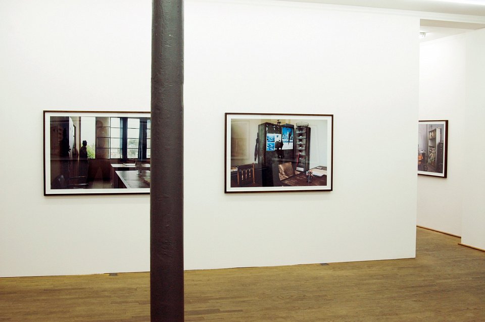 <p><em>Avenue Patrice Lumumba</em>, installation view, Kuckei + Kuckei, 2010</p>