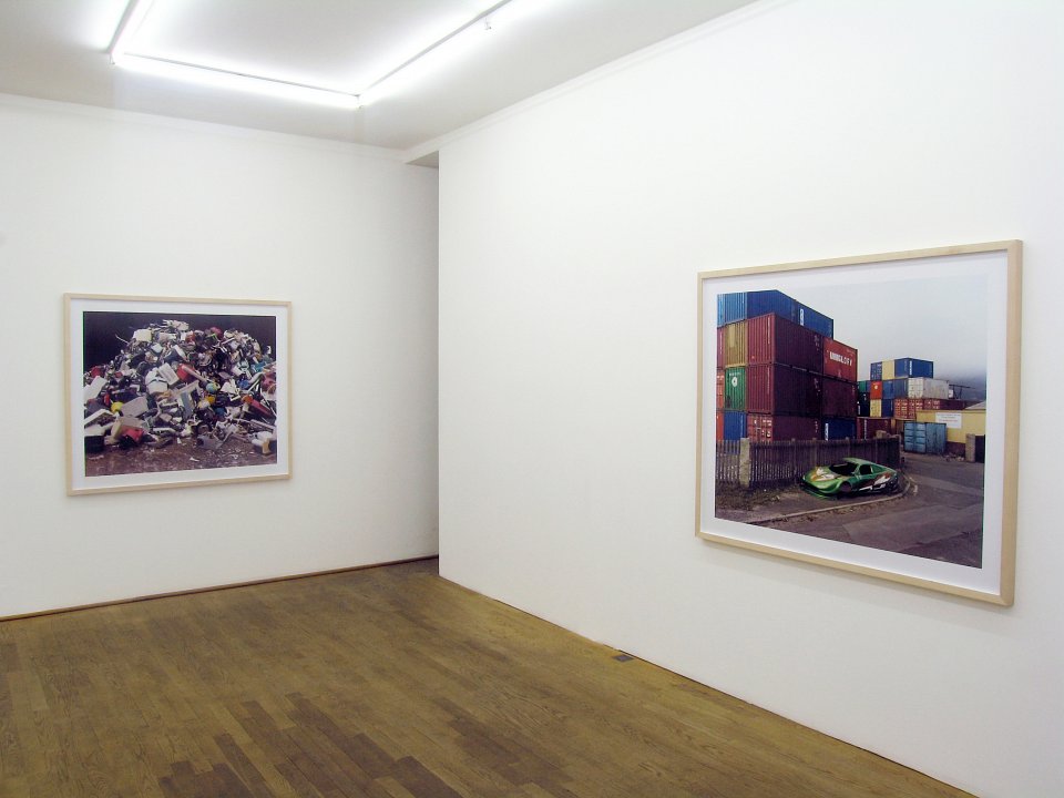 <p>installation view, Kuckei + Kuckei, 2009</p>
