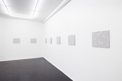 KW Serie, installation view, Kuckei + Kuckei, 2013