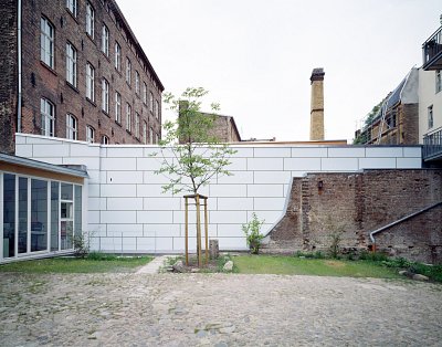 Wandbild 10115, installation view, Kuckei + Kuckei, 1999