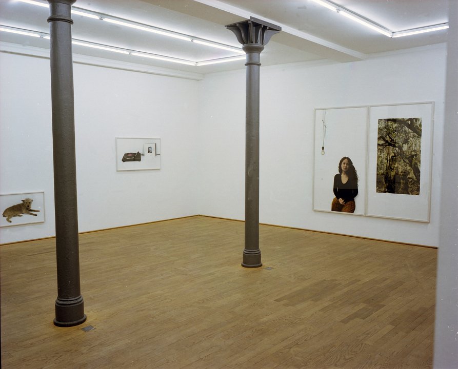 <p><em>In the Future, watch out a little more</em>, installation view, Kuckei + Kuckei, 2008</p>